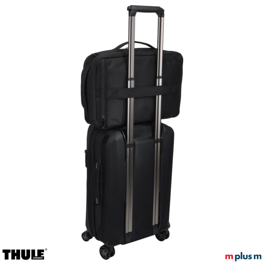 Reiserucksack-mit-Laptop-und-Tablet-Fach-sicher-Transportieren-fuer-unterwegs-mit-Logo-bedrucken-als-nachhaltiges-Werbemittel Schwarzer Rucksack für unterwegs mit Trolleybefestigung zur einfachen Reisen aus bluesign zertifiziertem Stoff