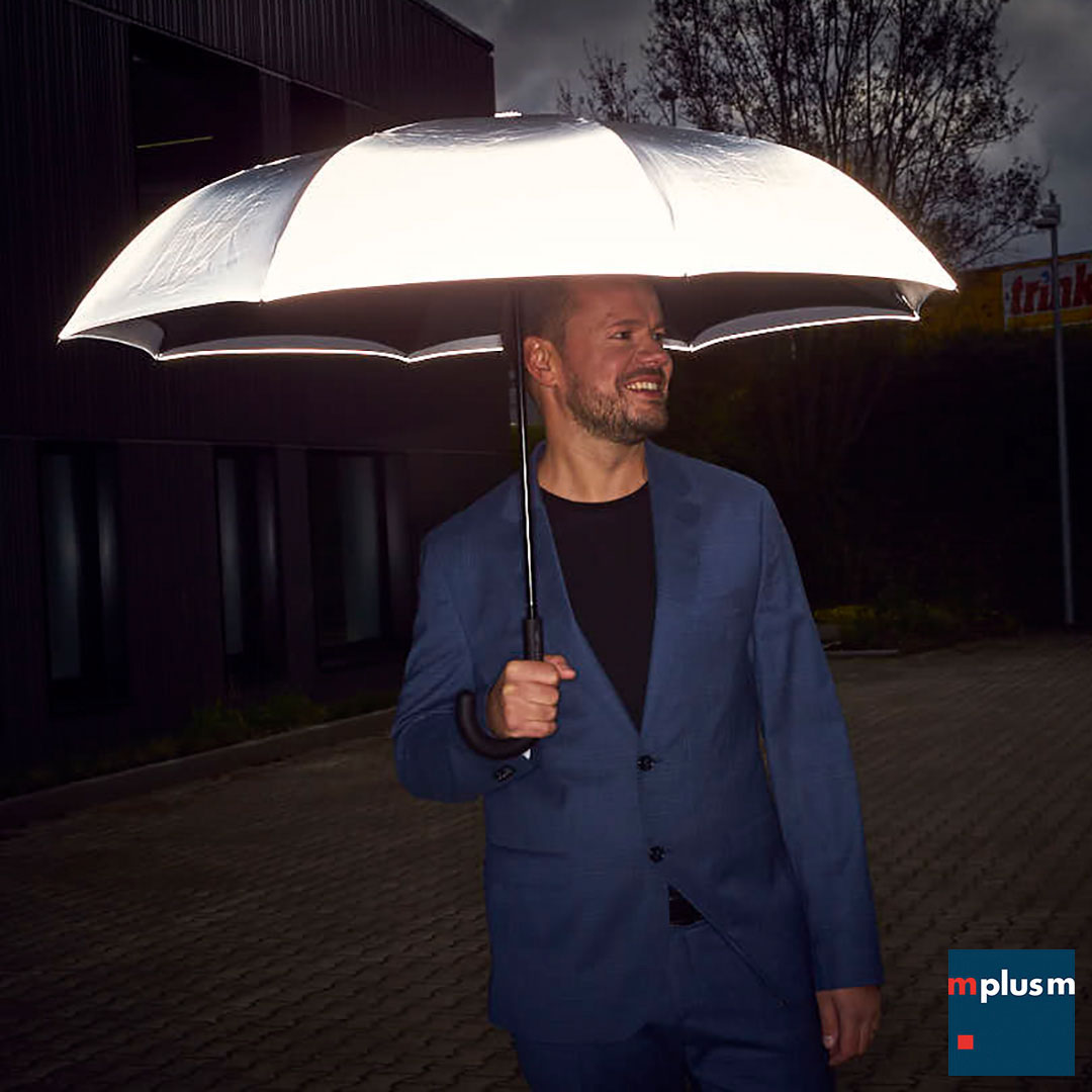 Hochwertiger reflektierender Regenschirm mit eigener Werbung bedrucken