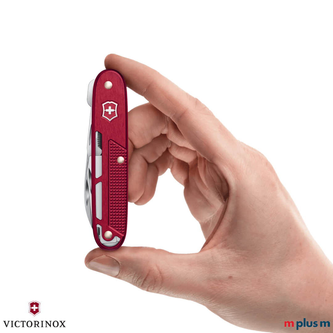 Synergy Alox Taschenmesser in Rot mit strukturierten Alox-Schalen und präzise verarbeiteter Swiss Made Klinge