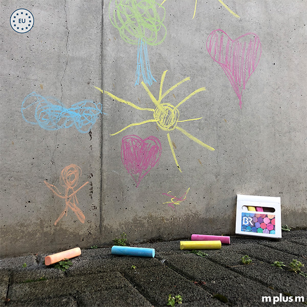 Hochwertige Straßenmalkreide aus Deutschland Hochwertige Straßenmalkreide aus Deutschland. Färbt nicht an die Finger