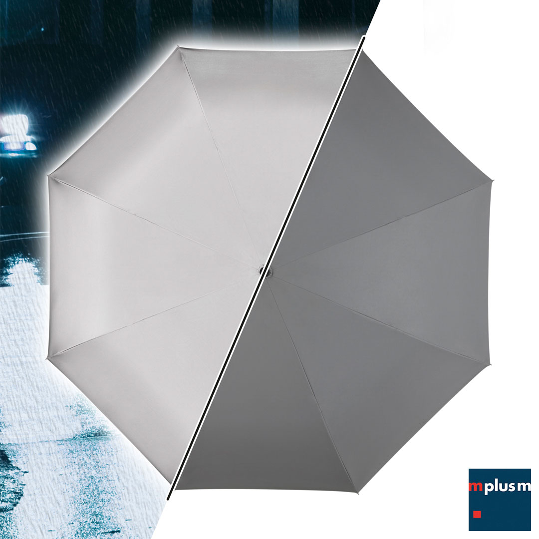 Der reflektierende Regenschirm kann auch nachts im Straßenverkehr schützen