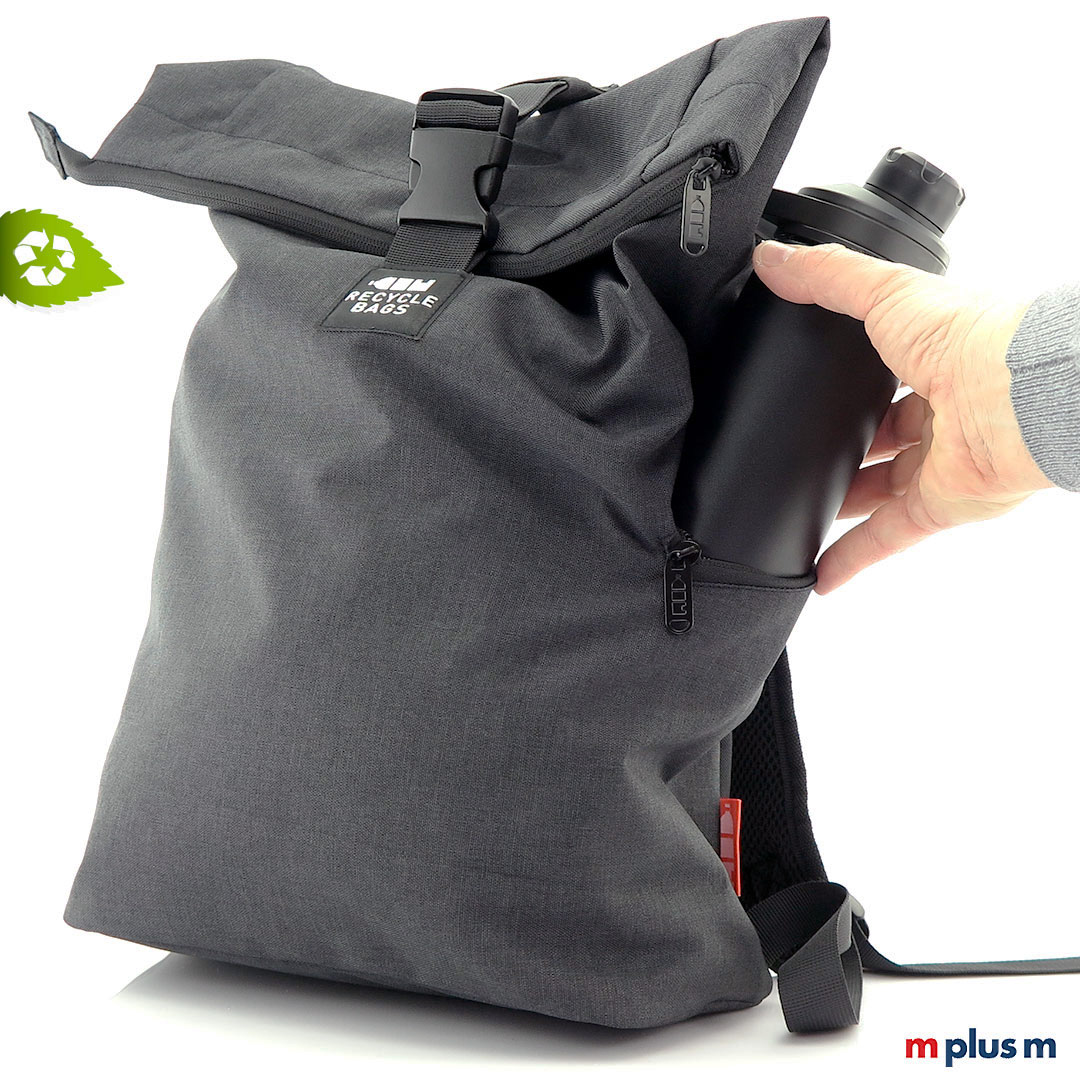 Nachhaltiger Laptop Rucksack aus recycling ♻️ Material mit Rolltop Verschluss und Logo Druck