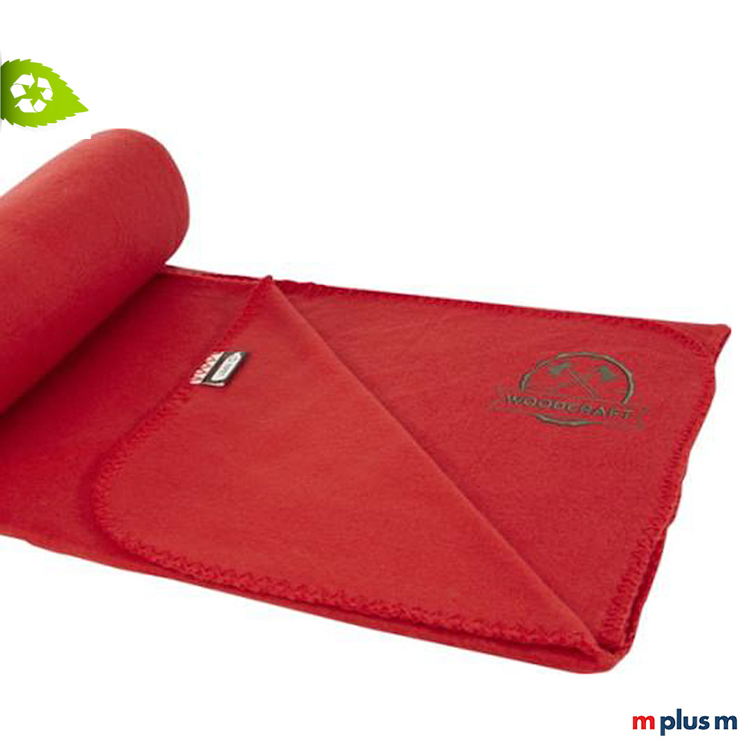 Nachhaltige Fleecedecke 'Polar' in der Farbe rot. Ab 25 Stück können Sie die Decke bedrucken lassen. Ideales Give Away, toller Werbeartikel und hochwertiges Werbegeschenk
