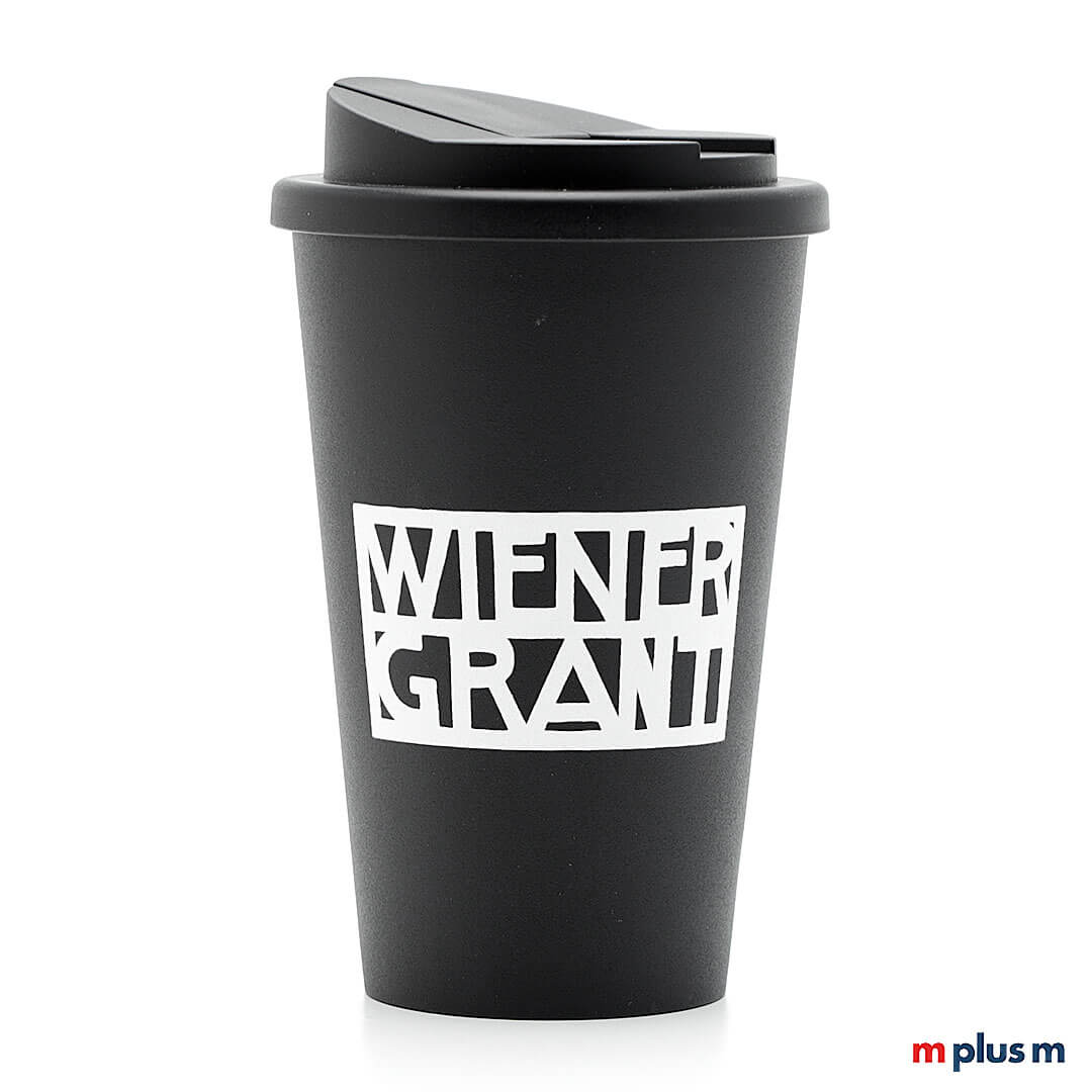 Classic-Coffer-Shop-Coffee-To-Go-Becher-sw-WG-Druck Nachhaltiger schwarzer Thermobecher mit 1c Motiv bedrucken. Recycelbar und spülmaschinenfest.