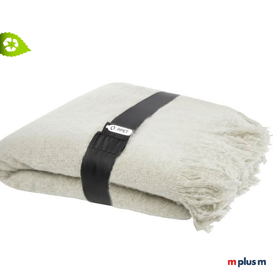Kuschelige und nachhaltige Decke 'Mohair': Decke aus 100% Recycling Material. Mit Logo Stick ein Werbeartikel.