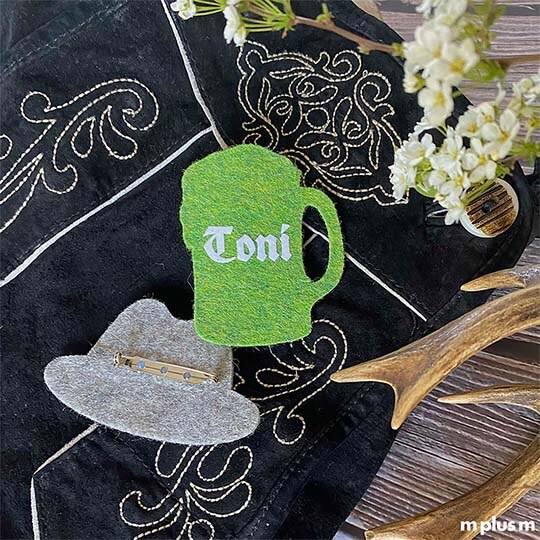 Filz Anstecker Maßkrug