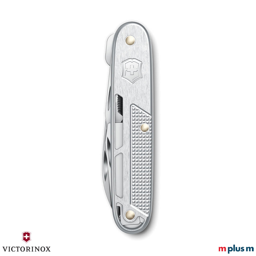 Silber Synergy Alox Taschenmesser geschlossen mit strukturierten Aluminium-Schalen und Swiss Made Verarbeitung