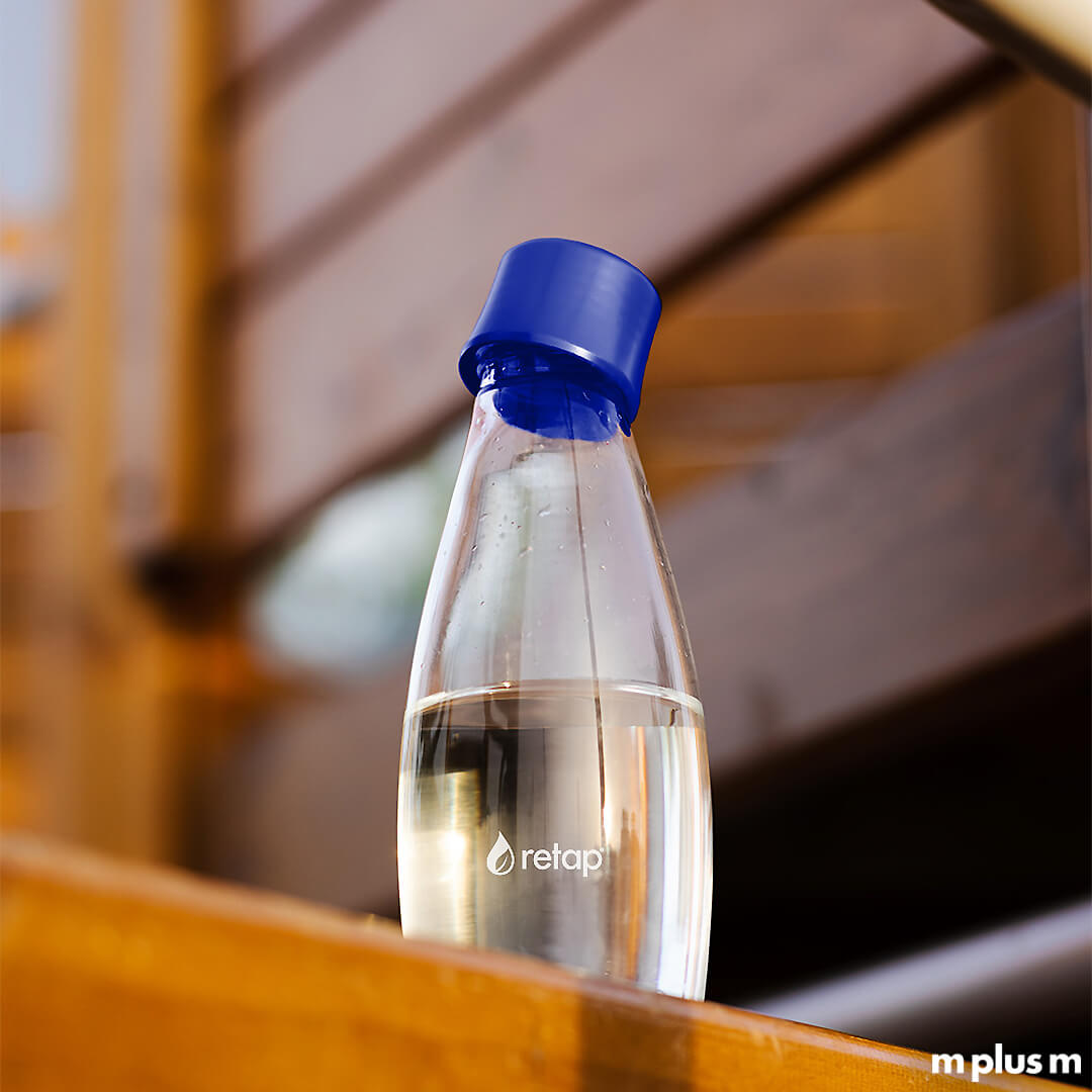 Retap Glas Trinkflasche aus hochwertigem Recyclingglas zum bedrucken mit Logo Retap Glas Trinkflasche aus hochwertigem Recyclingglas zum bedrucken mit Logo