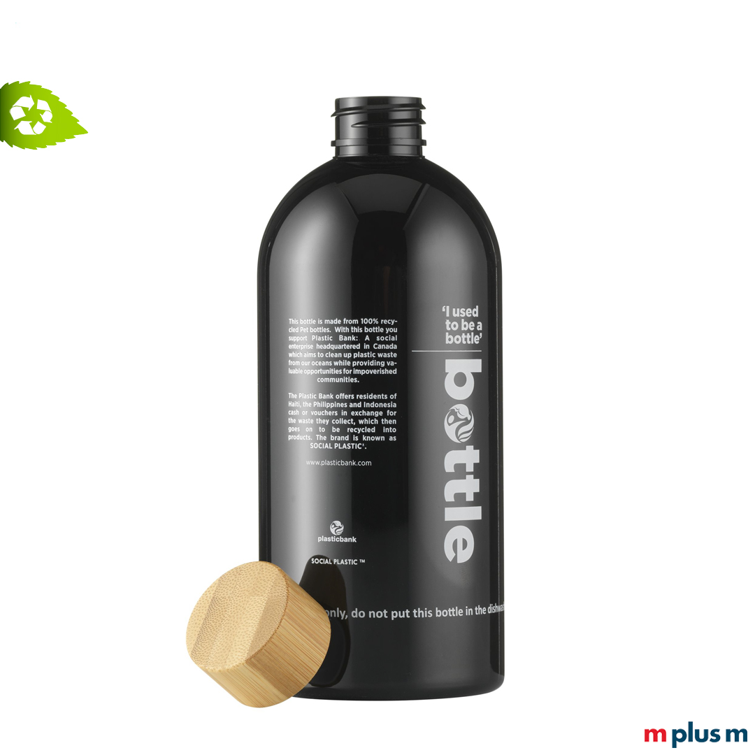 Schwarze Wasserflasche aus recycling Kunststoff mit 500ml Volumen bedruckt mit Logo